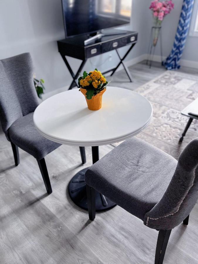 Elegant Garden Suite&2Mins Bus Station Close Lrt& Free Parking Κάλγκαρι Εξωτερικό φωτογραφία