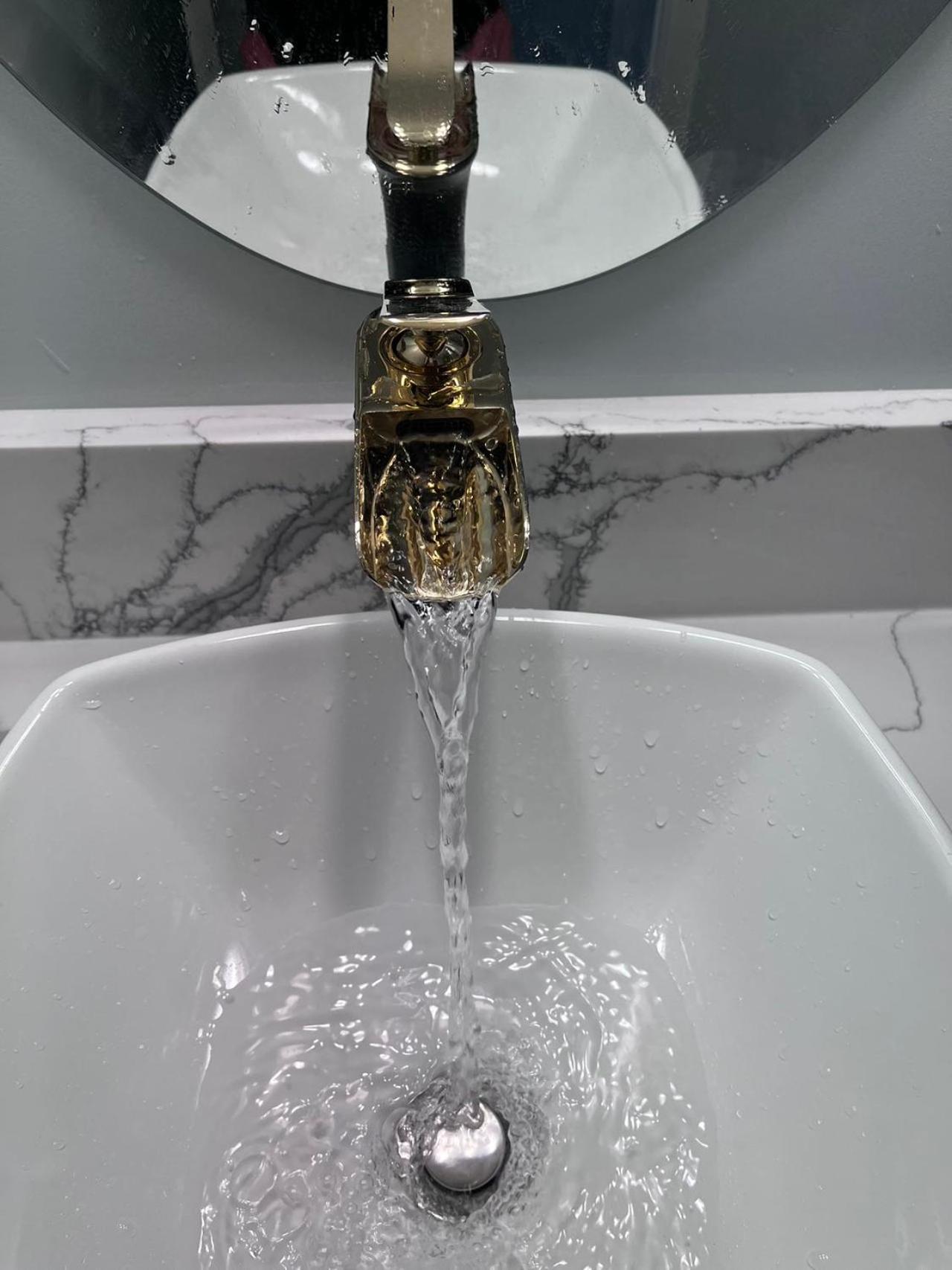 Elegant Garden Suite&2Mins Bus Station Close Lrt& Free Parking Κάλγκαρι Δωμάτιο φωτογραφία